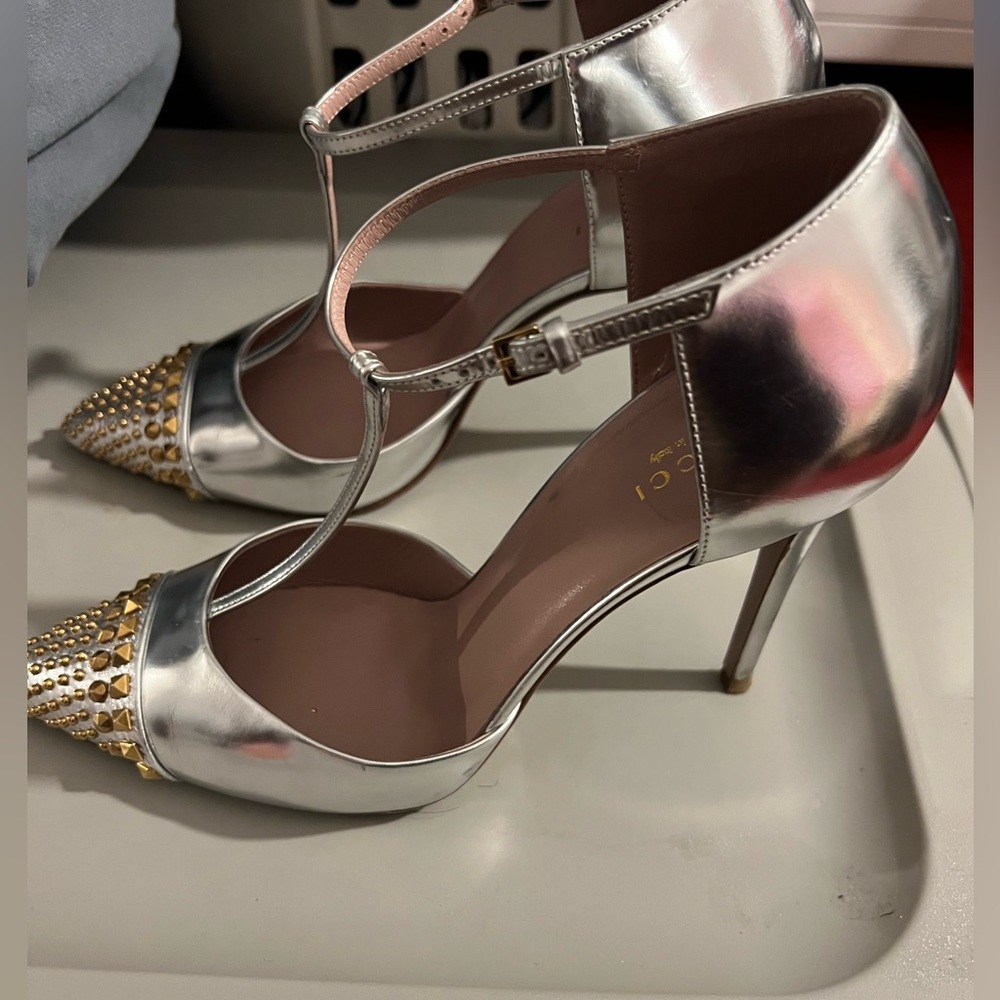 Ladies Gucci leather studded T strap pumps (PREOWNED) European size 41